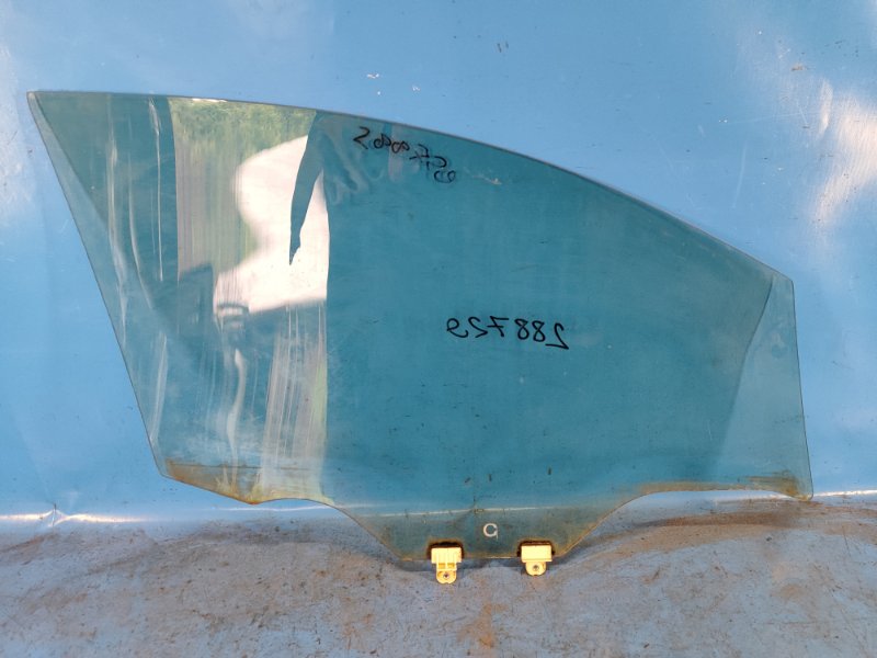 Стекло двери переднее левое LEAF 10-17