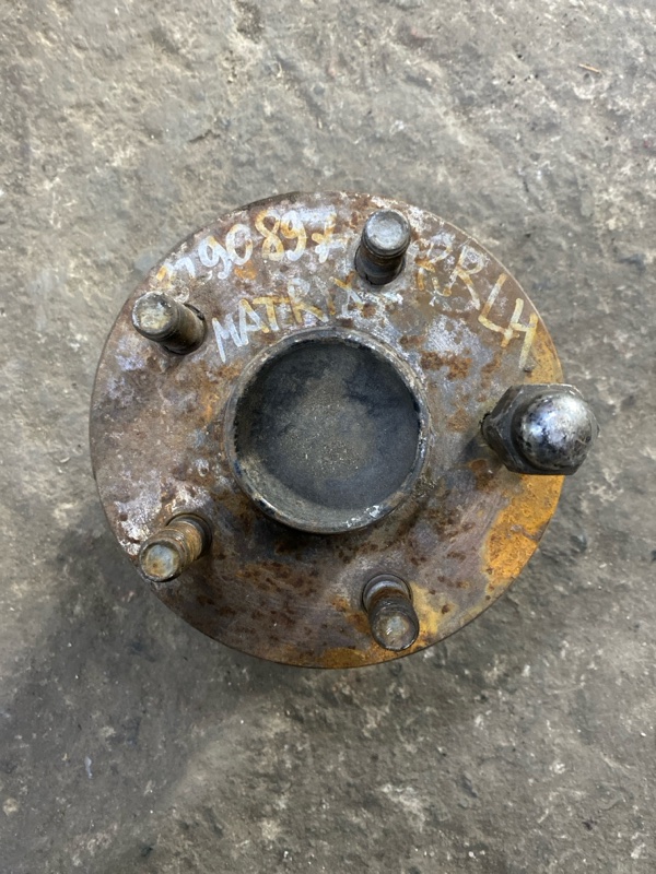 Ступица задняя левая MATRIX 02-08 2005 ZZE132 1.8L 1ZZ-FE