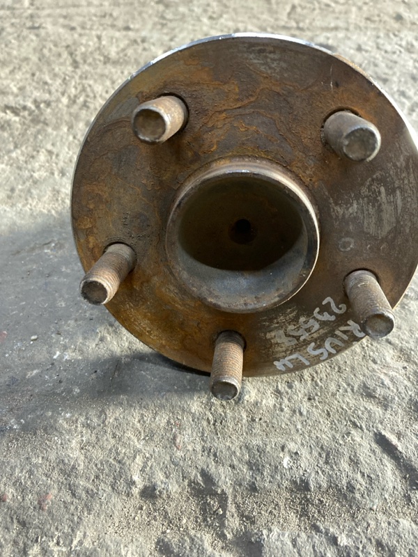 Ступица задняя левая TOYOTA PRIUS - 20 03-11