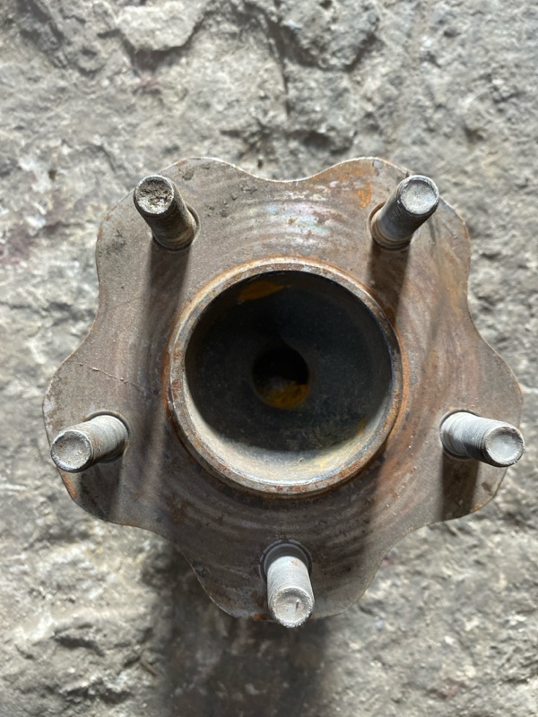 Ступица задняя правая NISSAN X-TRAIL/ROGUE T32 13-20 T32 2.5 QR25DE Ступица задняя правая NISSAN X-TRAIL/ROGUE T32 13-20 T32 2.5 QR25DE