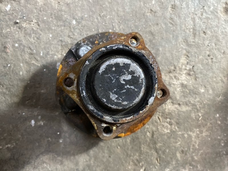 Ступица задняя правая MATRIX 02-08 2005 ZZE132 1.8L 1ZZ-FE