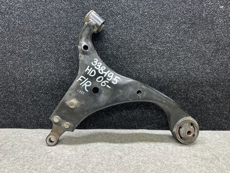 Запчасть рычаг передней подвески нижний правый HYUNDAI ELANTRA HD 06-11 54501-2H000 Б/У Рычаг передней подвески нижний правый HYUNDAI ELANTRA HD 06-11 54501-2H000 Б/У