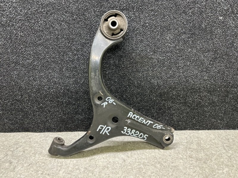 Рычаг передней подвески нижний правый HYUNDAI ACCENT MC 06-10 54501-1E000 Б/У