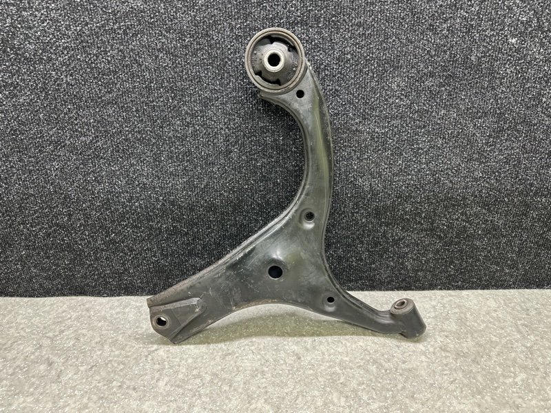 Рычаг передней подвески нижний правый HYUNDAI ACCENT MC 06-10