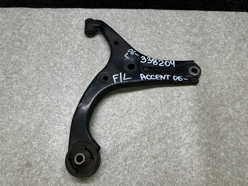 Рычаг передней подвески нижний левый ACCENT MC 06-10
