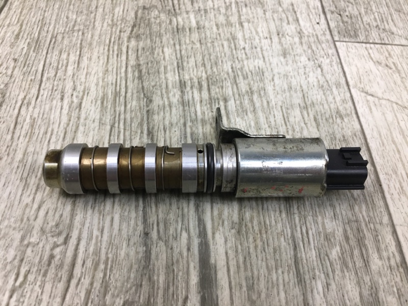 Клапан изменения фаз ГРМ NISSAN JUKE 10-19 2010 F15 1.6 MR16DDT 23796-JA00A Б/У