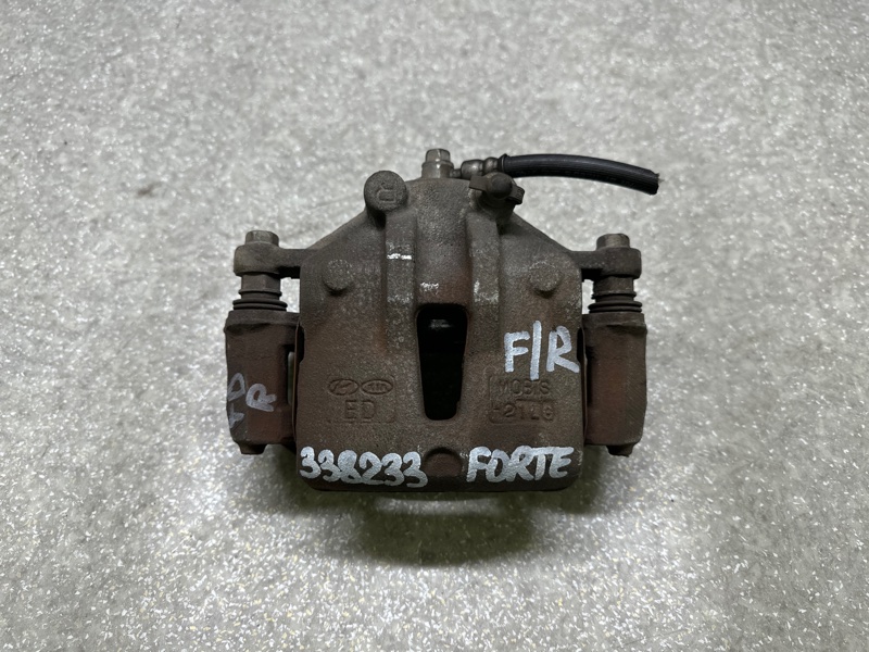 Суппорт тормозной передний правый KIA FORTE/CERATO TD 08-13 58130-1M100 Б/У