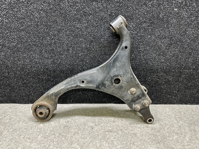 Рычаг передней подвески нижний правый KIA FORTE/CERATO TD 08-13