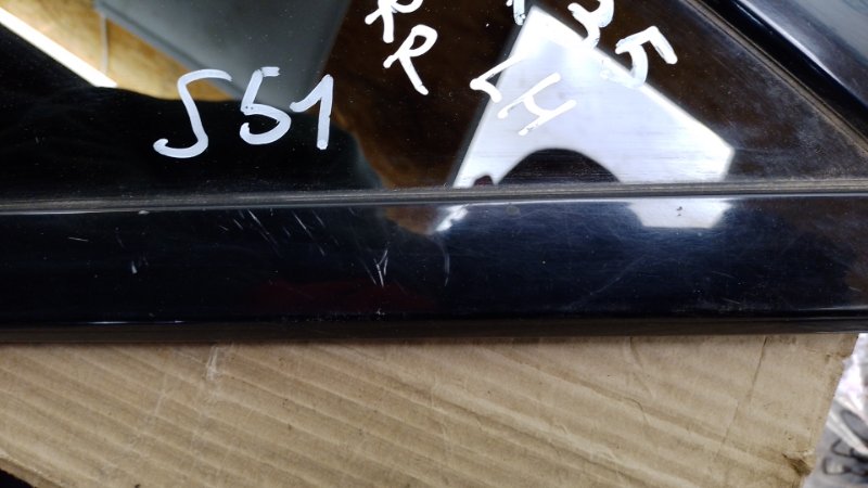 Стекло в кузов заднее правое FX S50 03-08