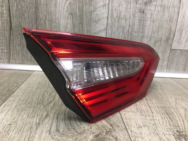 Фонарь внутренний левый CAMRY 70 17- 2018 GSV70 2.5 A25AFKS Фонарь внутренний левый CAMRY 70 17- 2018 GSV70 2.5 A25AFKS