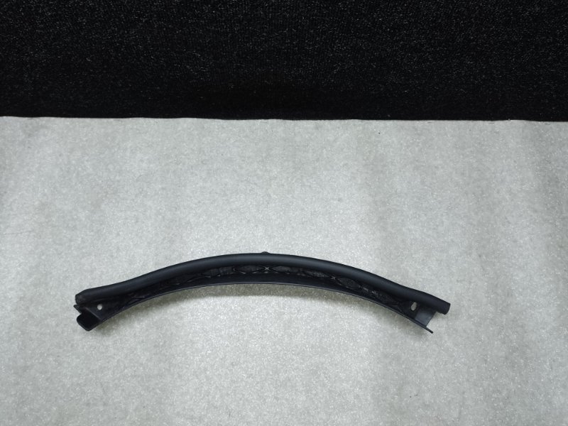 Уплотнитель двери задний левый HUMMER H3 05-10 L52 3.5 L Уплотнитель двери задний левый HUMMER H3 05-10 L52 3.5 L