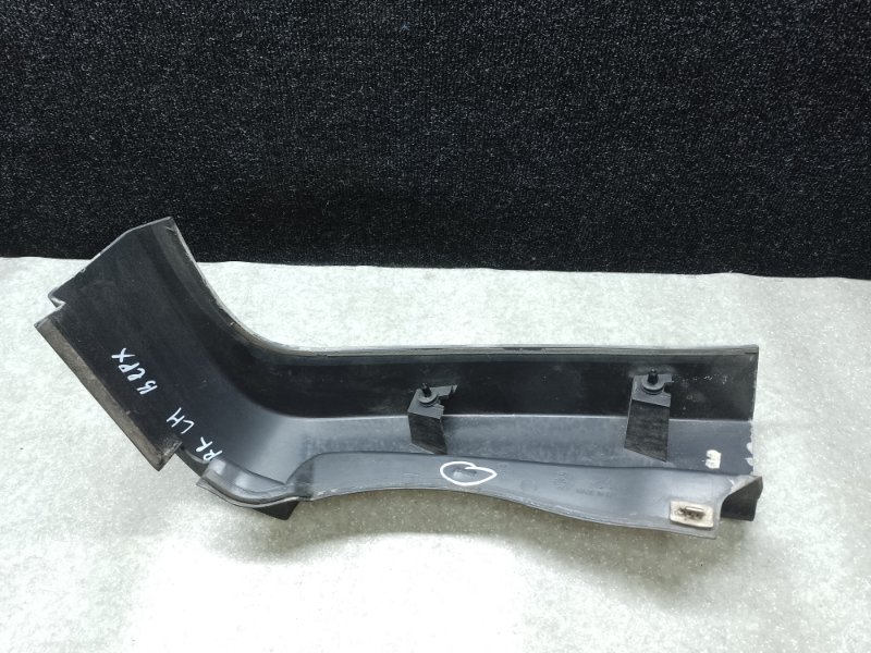 Накладка проема багажника левая HUMMER H3 05-10 L52 3.5 L