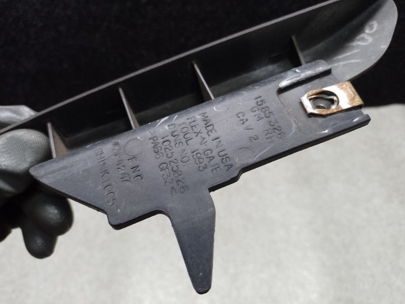 Кронштейн кузова правый HUMMER H3 05-10 L52 3.5 L Кронштейн кузова правый HUMMER H3 05-10 L52 3.5 L