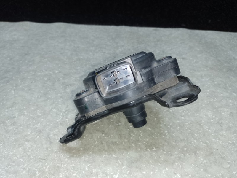 Датчик положения селектора АКПП PRIUS - 30 09-17 1.8 2ZR-FXE