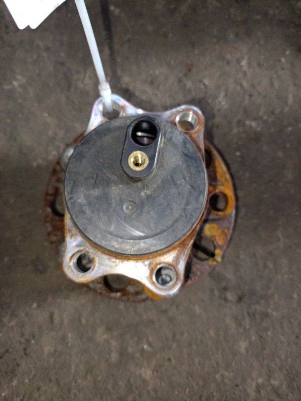 Ступица задняя левая OUTLANDER 03-07