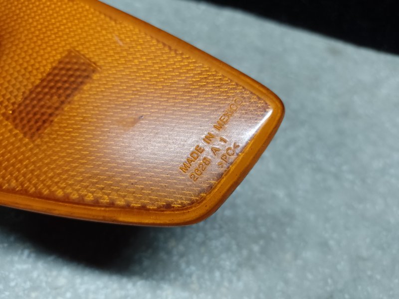 Повторитель поворота в крыло передний правый H3 05-10 2006 L52 3.5 L