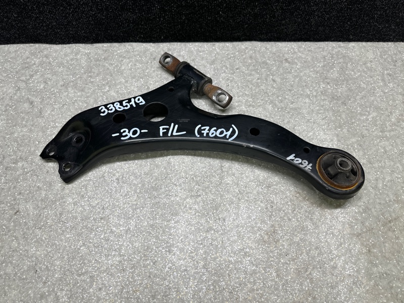 Рычаг передней подвески нижний левый TOYOTA CAMRY 30 02-06 2.4 2AZFE Рычаг передней подвески нижний левый TOYOTA CAMRY 30 02-06 2.4 2AZFE