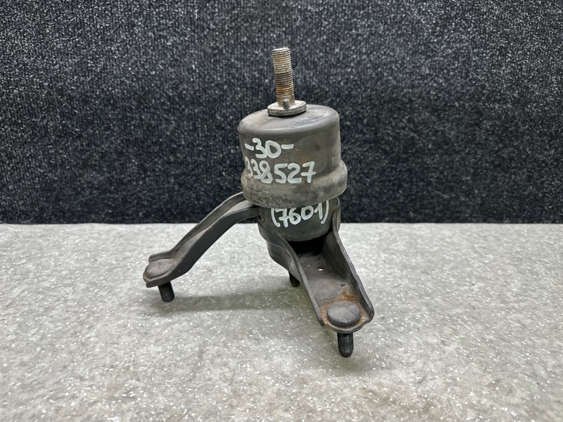 Запчасть подушка двигателя левая TOYOTA CAMRY 30 02-06 2005 2.4 2AZFE 12372-0H020 Б/У Подушка двигателя левая TOYOTA CAMRY 30 02-06 2005 2.4 2AZFE 12372-0H020 Б/У