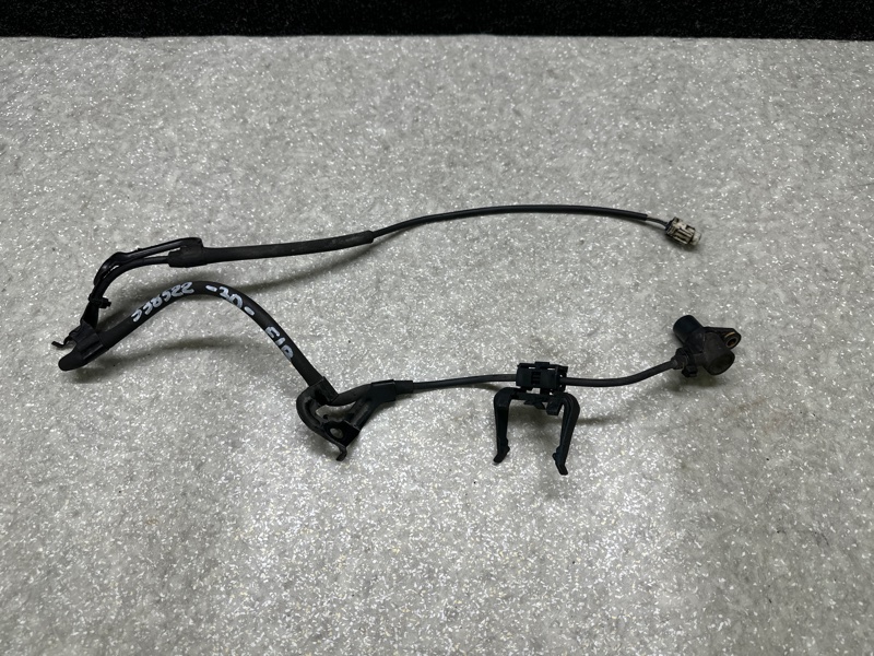 Запчасть датчик abs передний правый TOYOTA CAMRY 30 02-06 2005 2.4 2AZFE 89542-06010 Б/У Датчик ABS передний правый TOYOTA CAMRY 30 02-06 2005 2.4 2AZFE 89542-06010 Б/У