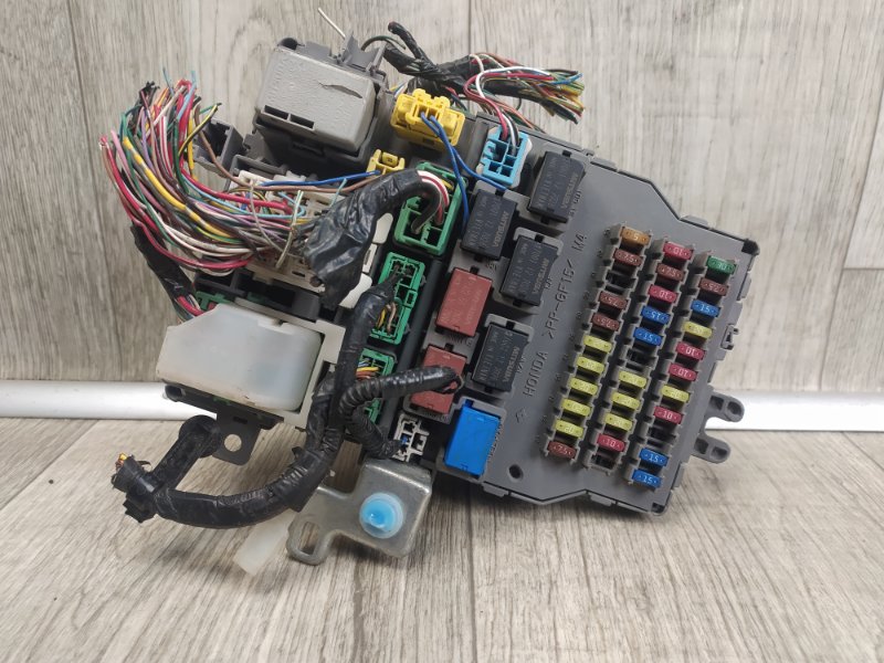 Запчасть блок предохранителей салон HONDA ACCORD CL7 / TSX 03-08 2.0 K20A 38200-SED-J11 Б/У Блок предохранителей салон HONDA ACCORD CL7 / TSX 03-08 2.0 K20A 38200-SED-J11 Б/У