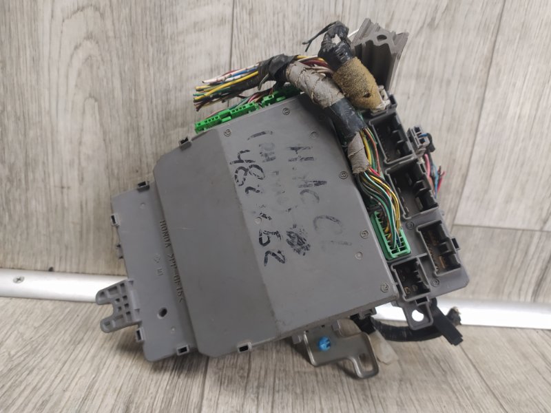 Блок предохранителей салон ACCORD CL7 / TSX 03-08 2.0 K20A Блок предохранителей салон ACCORD CL7 / TSX 03-08 2.0 K20A