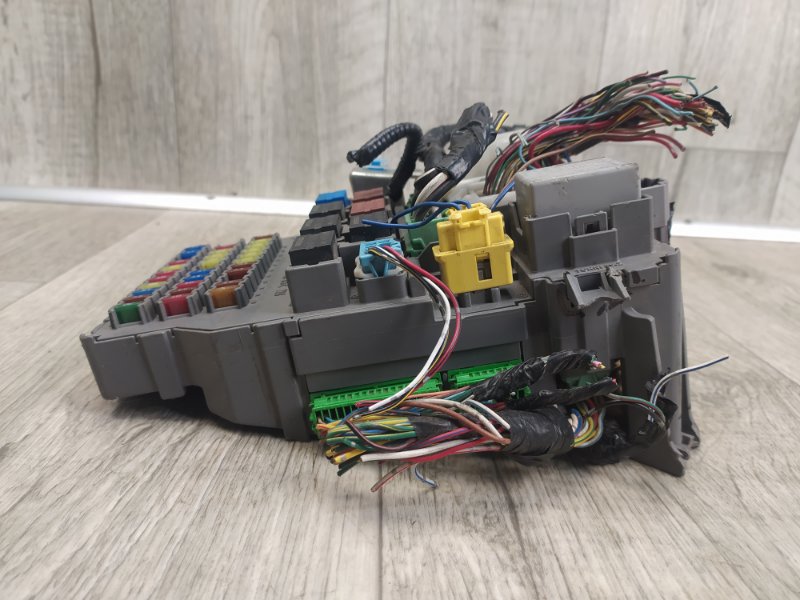 Блок предохранителей салон ACCORD CL7 / TSX 03-08 2.0 K20A Блок предохранителей салон ACCORD CL7 / TSX 03-08 2.0 K20A