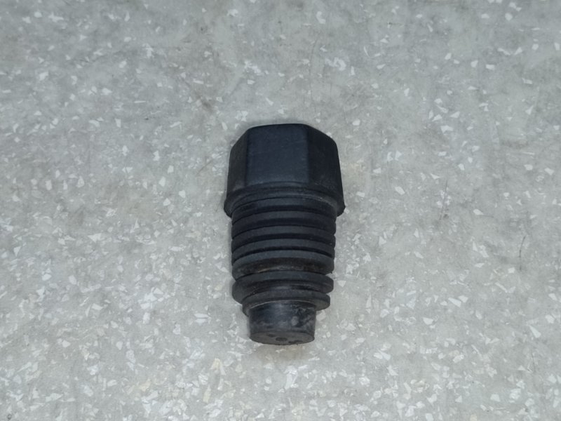 Запчасть отбойник капота HUMMER H3 05-10 2006 L52 3.5 L 22552599 Б/У Отбойник капота HUMMER H3 05-10 2006 L52 3.5 L 22552599 Б/У