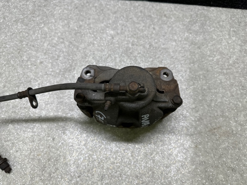 Суппорт тормозной передний правый TOYOTA AVALON 05-12 3.5 2GR-FE Суппорт тормозной передний правый TOYOTA AVALON 05-12 3.5 2GR-FE