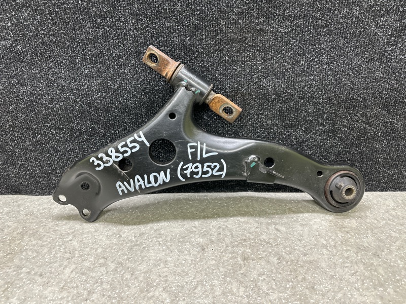 Запчасть рычаг передней подвески нижний левый TOYOTA AVALON 05-12 2007 3.5 2GR-FE 48069-06100 Б/У Рычаг передней подвески нижний левый TOYOTA AVALON 05-12 2007 3.5 2GR-FE 48069-06100 Б/У