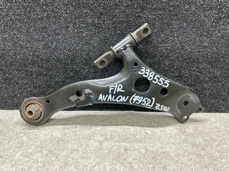 Запчасть рычаг передней подвески нижний правый TOYOTA AVALON 05-12 2007 3.5 2GR-FE 48068-06100 Б/У Рычаг передней подвески нижний правый TOYOTA AVALON 05-12 2007 3.5 2GR-FE 48068-06100 Б/У