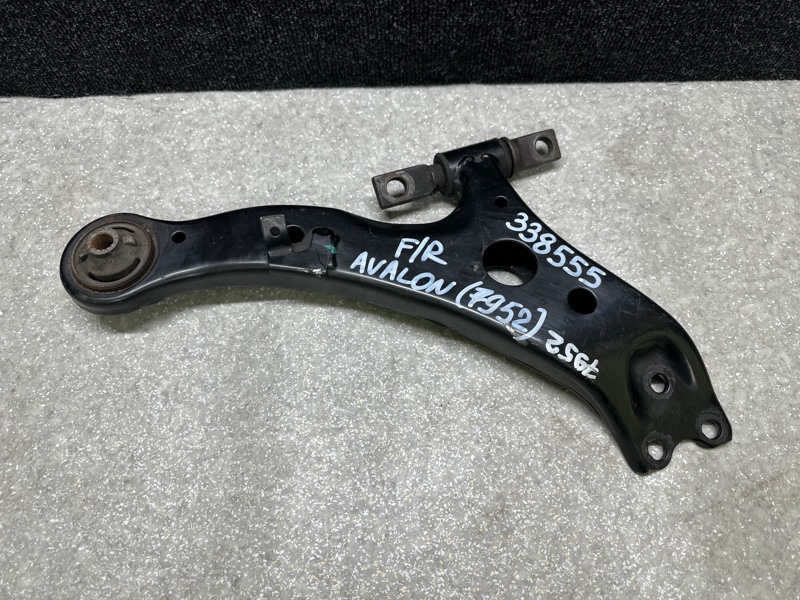 Рычаг передней подвески нижний правый TOYOTA AVALON 05-12 3.5 2GR-FE Рычаг передней подвески нижний правый TOYOTA AVALON 05-12 3.5 2GR-FE