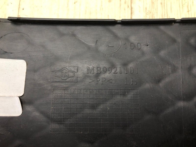 Заглушка ПТФ передняя левая LANCER X 10 07-15 2008 Седан 2.0