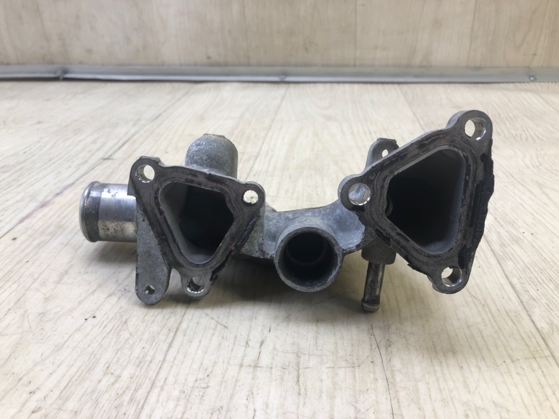 Корпус термостата VENZA 09-16 2009 3.5 2GR-FE Корпус термостата VENZA 09-16 2009 3.5 2GR-FE