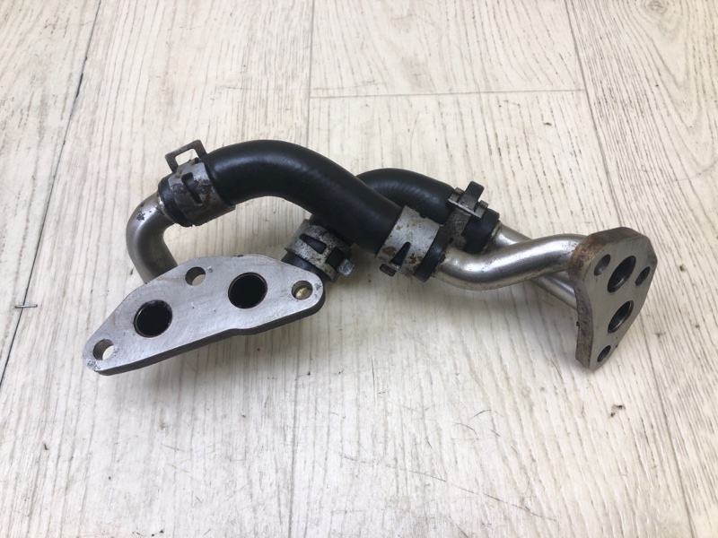 Патрубок системы охлаждения TOYOTA VENZA 09-16 2009 3.5 2GR-FE 1576731010 Б/У