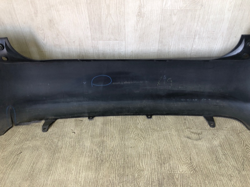 Бампер задний AURIS 06-12