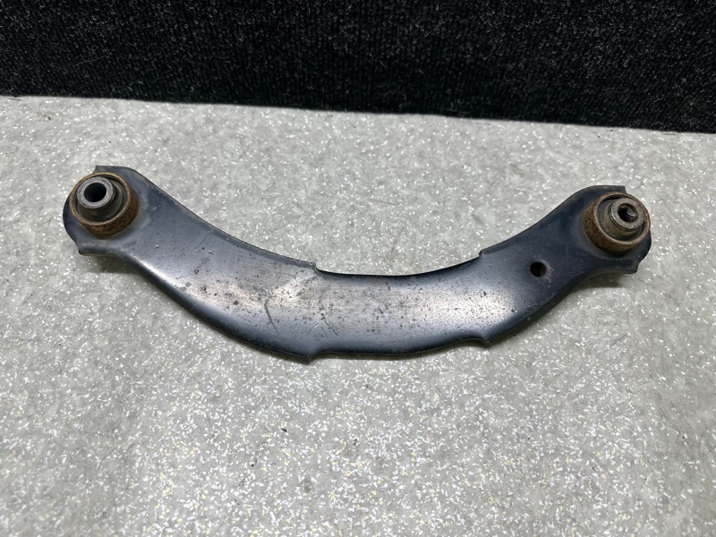 Рычаг задней подвески поперечный верхний задний правый MITSUBISHI OUTLANDER XL 05-13