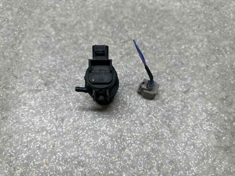 Насос омывателя стекла PRIUS - 30 09-17 Насос омывателя стекла PRIUS - 30 09-17