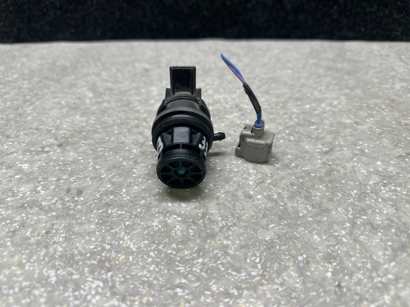 Насос омывателя стекла TOYOTA PRIUS - 30 09-17 Насос омывателя стекла TOYOTA PRIUS - 30 09-17