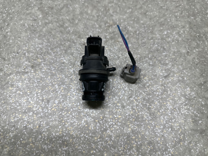 Насос омывателя стекла PRIUS - 30 09-17 Насос омывателя стекла PRIUS - 30 09-17