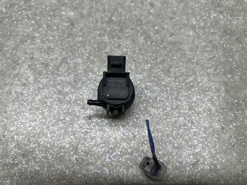 Насос омывателя стекла PRIUS - 30 09-17 Насос омывателя стекла PRIUS - 30 09-17