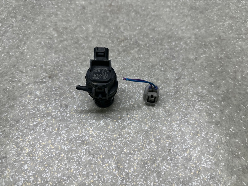 Насос омывателя стекла PRIUS - 30 09-17