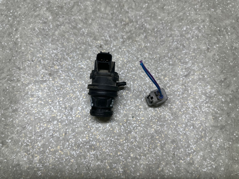 Насос омывателя стекла PRIUS - 30 09-17