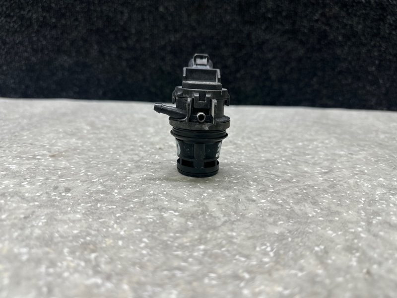 Насос омывателя стекла TOYOTA PRIUS - 30 09-17 85330-60160 Б/У