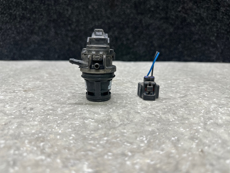 Насос омывателя стекла TOYOTA PRIUS - 30 09-17 85330-21010 Б/У