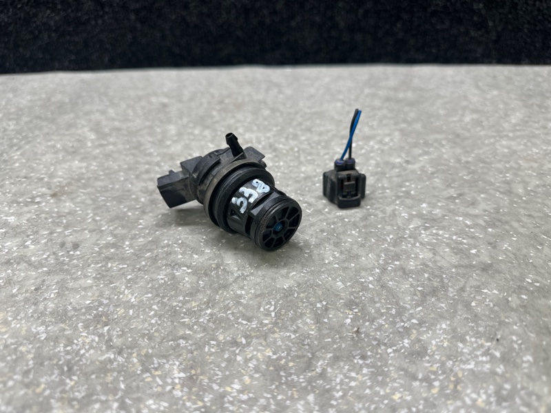 Насос омывателя стекла TOYOTA PRIUS - 30 09-17