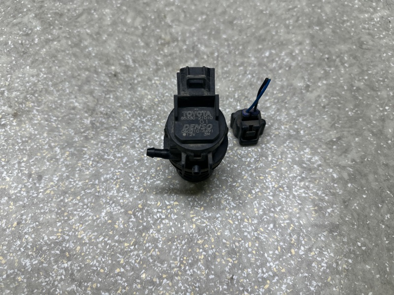 Насос омывателя стекла PRIUS - 30 09-17