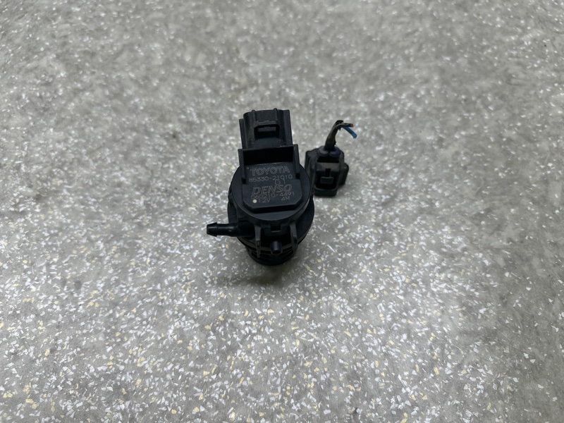 Насос омывателя стекла PRIUS - 30 09-17