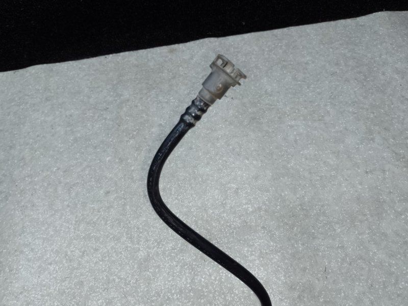 Трубка топливная H3 05-10 2006 L52 3.5 L