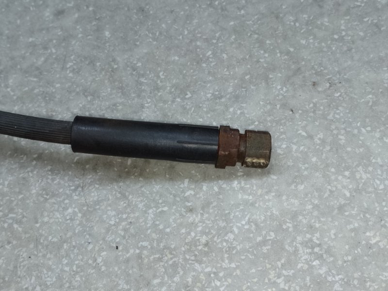 Шланг тормозной передний правый HUMMER H3 05-10 L52 3.5 L Шланг тормозной передний правый HUMMER H3 05-10 L52 3.5 L