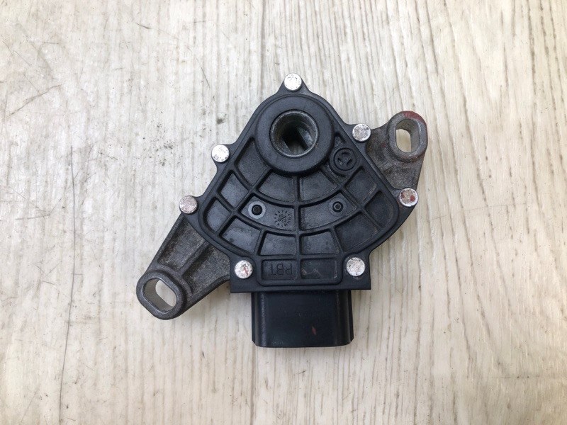 Датчик положения селектора АКПП CAMRY 40 06-11 2008 2.4 2AZFE